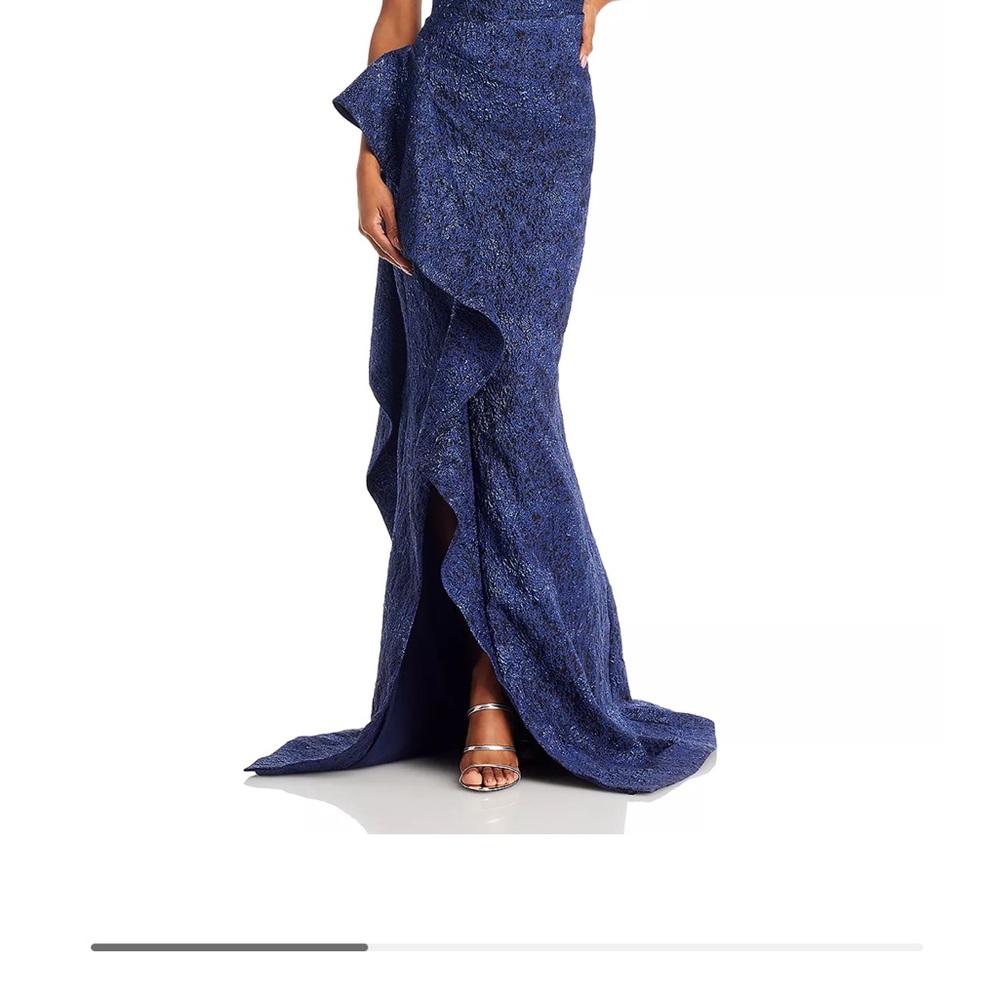 Mother of the bride Beautiful Jaquard navy dress. Teri Jon size 12.